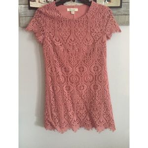 Francesca’s pretty pink lace dress